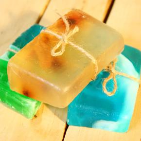 Melt and Pour Soap Melt and Pour Soap